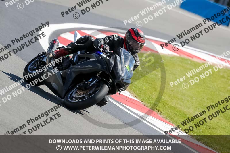 donington no limits trackday;donington park photographs;donington trackday photographs;no limits trackdays;peter wileman photography;trackday digital images;trackday photos